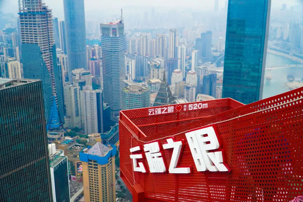 重庆春艺思制冷保鲜库与冷冻库工程方案技术对比分析